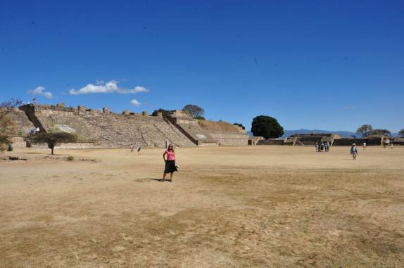 Em plena praça central de Monte Albán, cidade zapoteca de 1.500 anos atrás (ao lado de Oaxaca, no México)